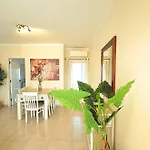 Oasis Parque 1 *